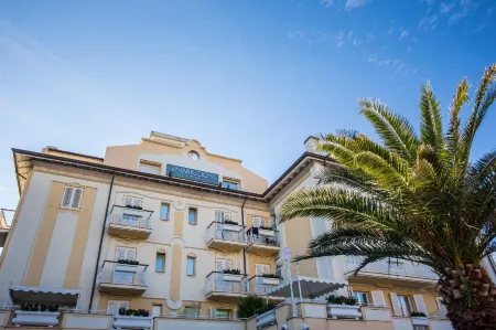 Hotel Luna Riccione e Aqua Spa Only Adults +12