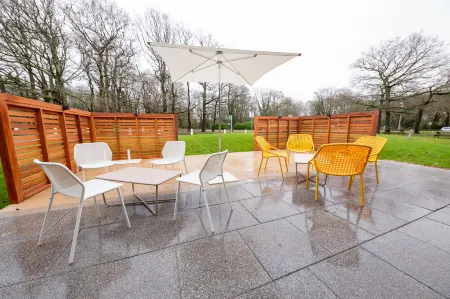 Holiday Inn Newport Отели в г. Каерлеон