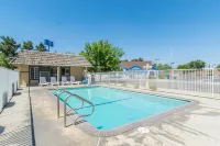 Motel 6 Kingsburg, CA Hotels in Selma
