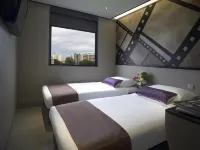 Hotel 81 Premier Hollywood