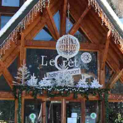 Hôtel Club le Crêt Hotel Exterior