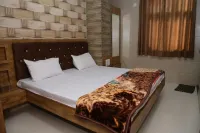 Hotel Al Sharif Manzil 90 Mtrs from Dargah