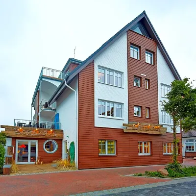 Bernstein-Hotel Bootshaus 鄰近Büsum的酒店