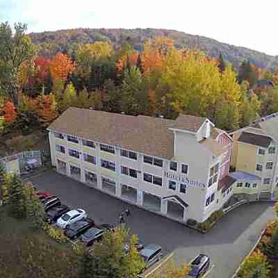 Hotel and Suites les Laurentides Hotel Exterior