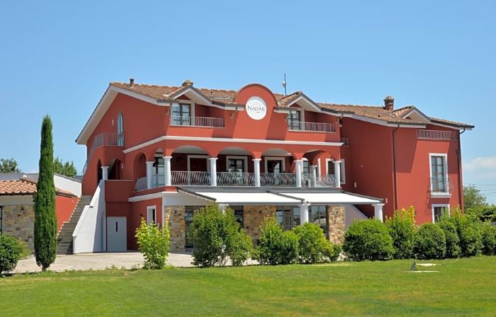 ヴィラ ナダル ホテル B&B