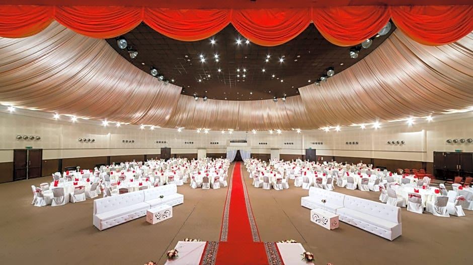 Al Falaj Hotel