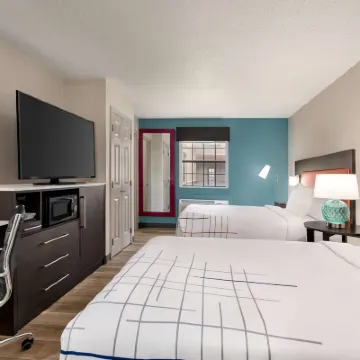 La Quinta Inn by Wyndham Columbus Airport Area Отели рядом с достопримечательностью «Развлекательный центр "Волшебная гора"»