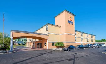 Comfort Inn & Suites Cincinnati Eastgate