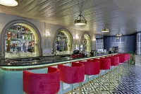 Swaroop Vilas - Lake Facing Boutique Hotel - bar