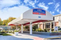 Howard Johnson by Wyndham Albany Hotels in Westmere