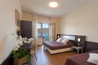 Hotel Carillon