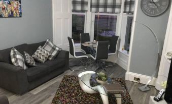 Lovely 2- Bed Apartment in Hawick