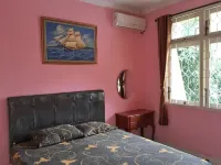 Cendana Mulia Hostel Bogor فنادق في North Bogor