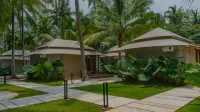 Kadena Glamping Dive Resort Hotels in Karang Suraga