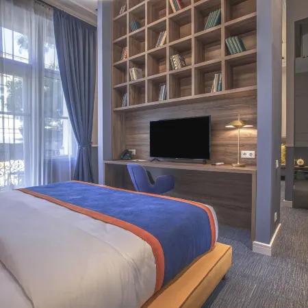 Heritage Hotel and Suites