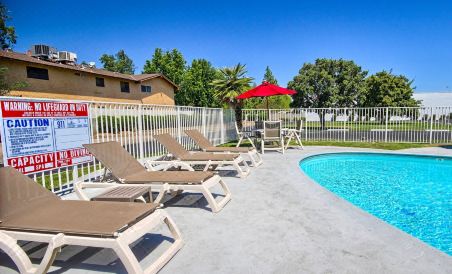 Motel 6-Fresno, CA - Blackstone North - Housity