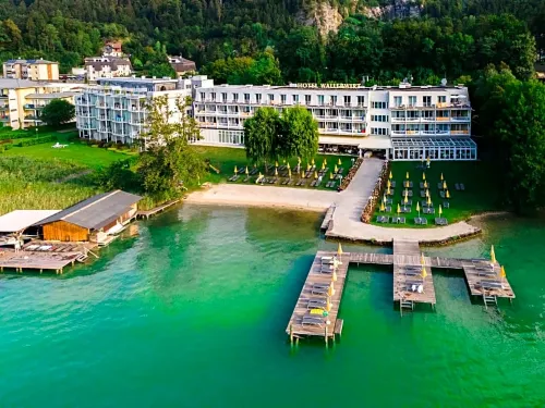 Werzers Seehotel Wallerwirt - parking