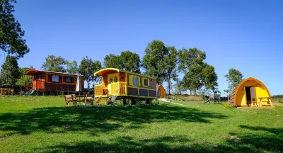 Les Roulottes de la Ferme des Chanaux Hotels in La Chaise-Dieu