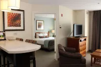 Sonesta ES Suites Portland Vancouver 41st Street Hotel berhampiran Vancouver, Washington Amtrak Station