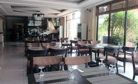 Hotel Ariana - Housity