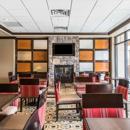 Comfort Inn & Suites