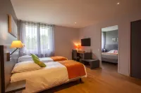 Cozy Hôtel Logis Morlaix Hotel a Plouigneau