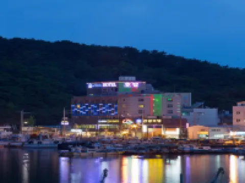 Tongyeong Anchovy Tourist Hotel Hotels in 