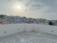 Hotel Shri Anand Dham 100 M from Shrinathji Temple - parking