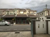 Da Bella Homestay Hotels in Seri Manjung