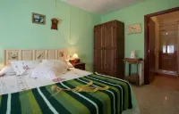 Casa Rural Abuela Maxi Hotels in Riolobos