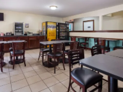SureStay Hotel by Best Western Greenville Hotels in Bond County