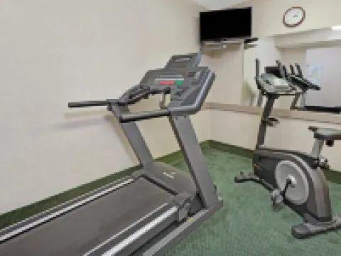 Howard Johnson by Wyndham Elk Grove Village/Chicago O'Hare Hotels in Elk Grove Village