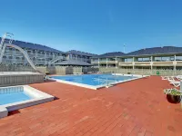 "Britt" - 100m from the Sea - Pools