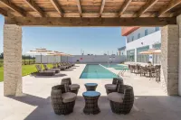 Hampton Inn & Suites by Hilton Salamanca Bajio - С бассейном