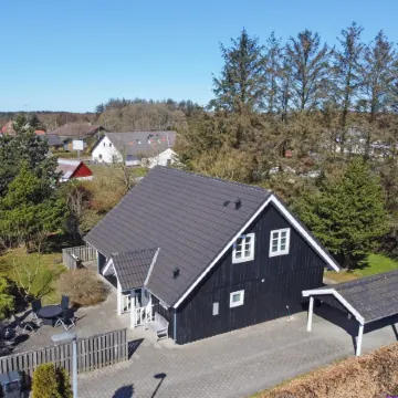 "Othelia" - 1.8km from the Sea