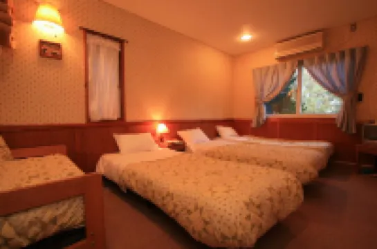 Pension Flying Jeep Hotels near Aso Farm Land