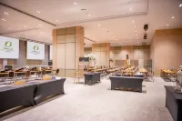Oakwood Hotel & Residence Sri Racha - Business