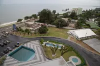 Radisson Blu Okoume Palace Hotel - Pool