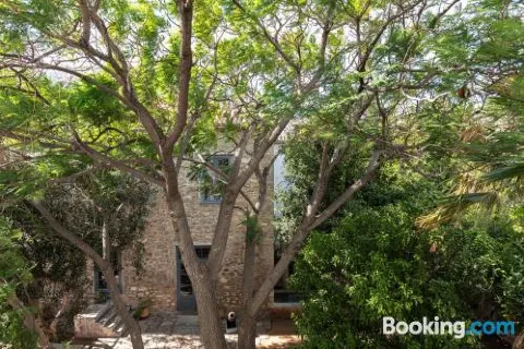 Bratsera Boutique Hotel