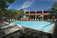 Maverick Hotel and Casino by Red Lion Hotels - piscina