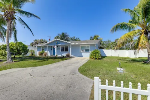 1 Mi to Anna Maria Island Pet-Friendly Retreat