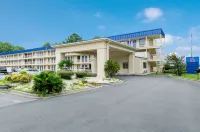 Motel 6 Pooler, GA - Savannah Airport