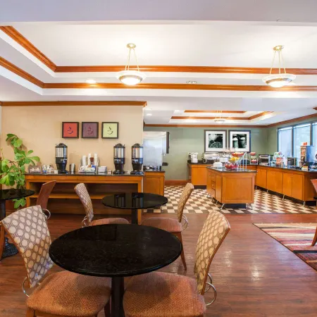 Wingate by Wyndham North Little Rock Отели в г. Норт-Литл-Рок