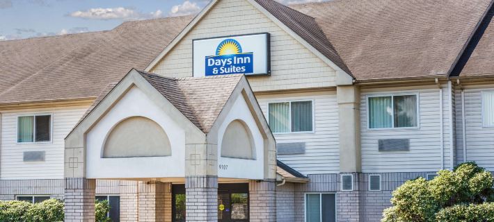 Days Inn & Suites by Wyndham Vancouver Hotele w: Vancouver