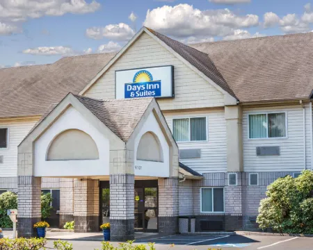 Days Inn & Suites by Wyndham Vancouver Hotels in Vancouver