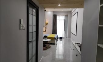 Dingzhou Yijia Homestay (Jueqishan Railway Station Branch)