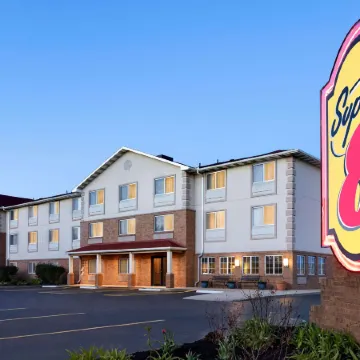 Super 8 by Wyndham Akron S/Green/Uniontown Oh