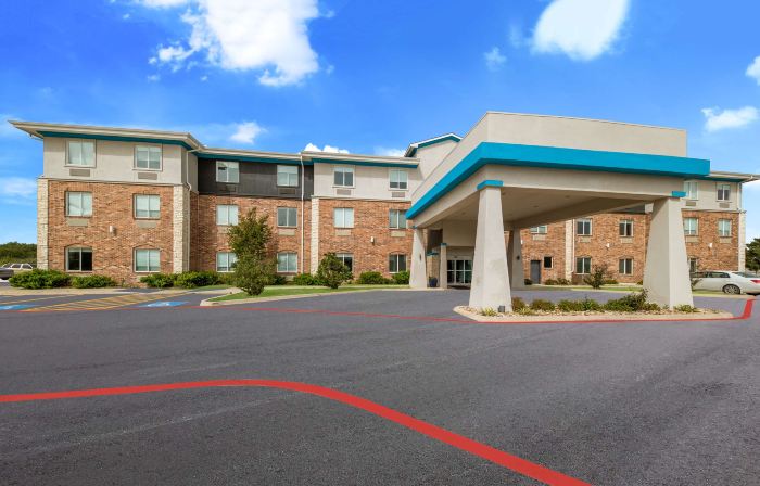 Best Western Bowie Inn  Suites