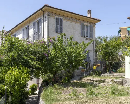 Casa Nives (Imp169) Hotels in Imperia