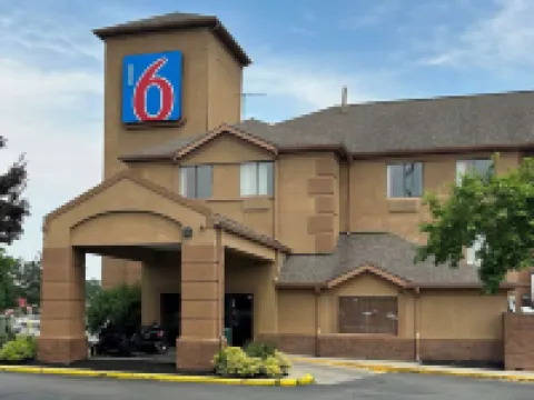 โมเทล 6 อินเดียแนโพลิส อินดีแอนา - สนามบิน โรงแรมในอินเดียแนโพลิส